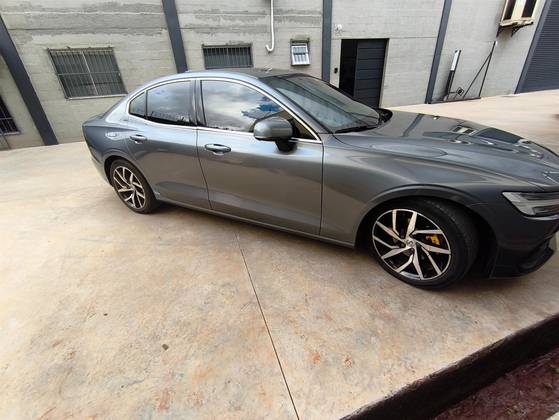 VOLVO S60 2.0 T4 MOMENTUM GASOLINA 4P AUTOMÁTICO